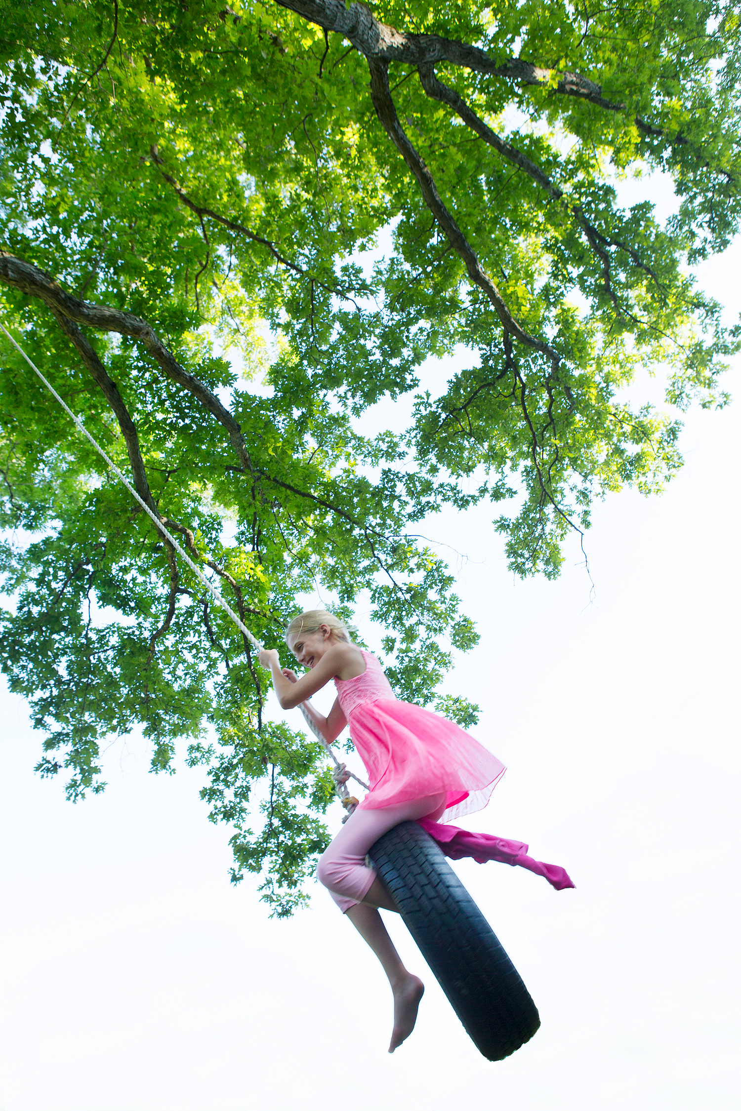 PHOTOGRAPHER | KIDS | CHILDHOOD | PLAY | TIRE SWING | FamilyFun Magazine | Fun | 34