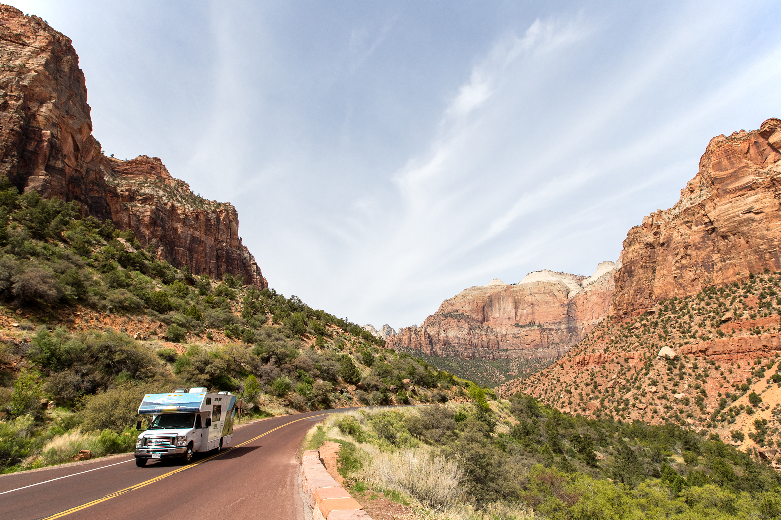 NATLPARKING_travel_rv_adventure_gorving_zionnationalpark_1160_WB
