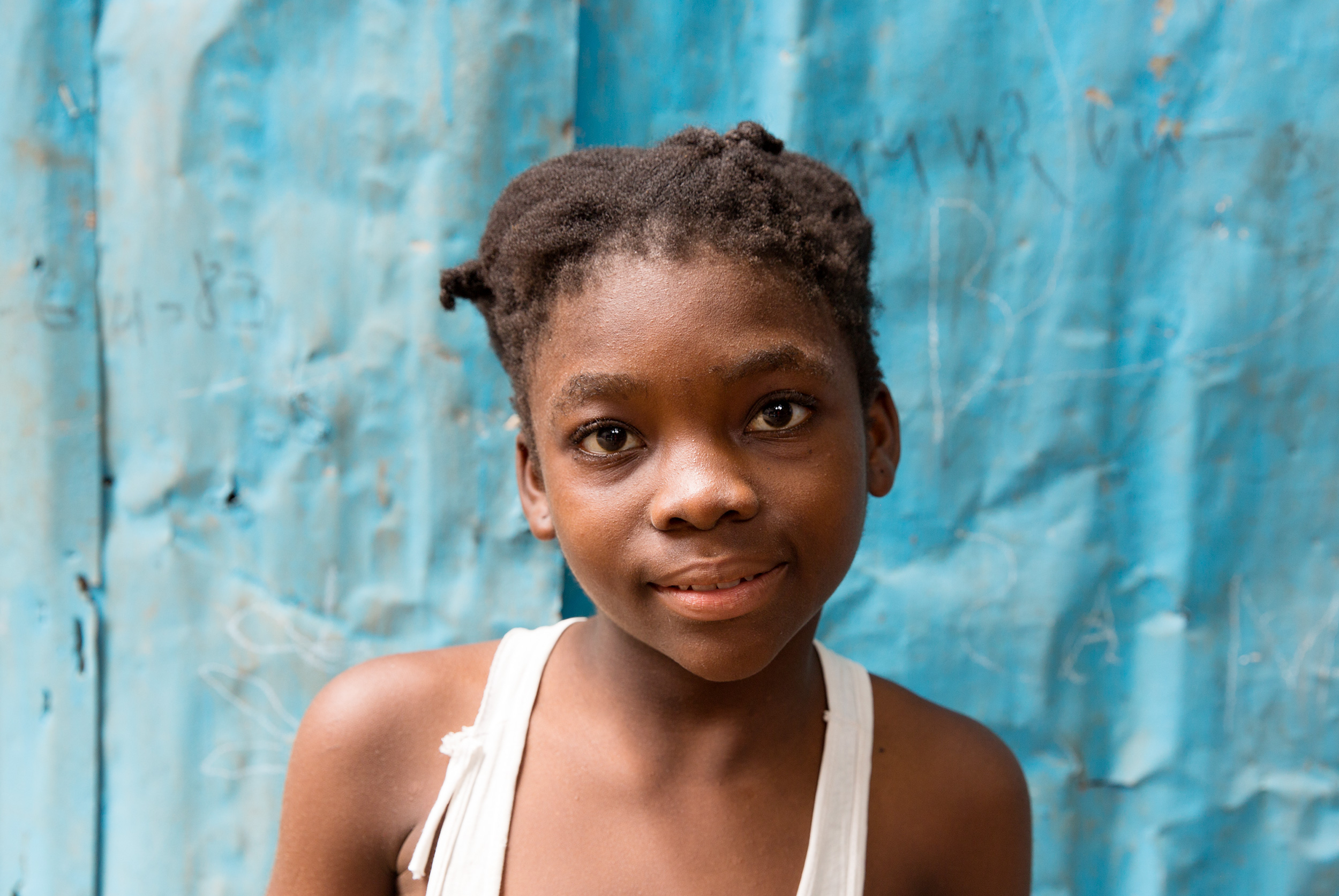 TRAVEL_HAITI_portrait_photographer_ngo_girl_haitiangirl_0622_WB